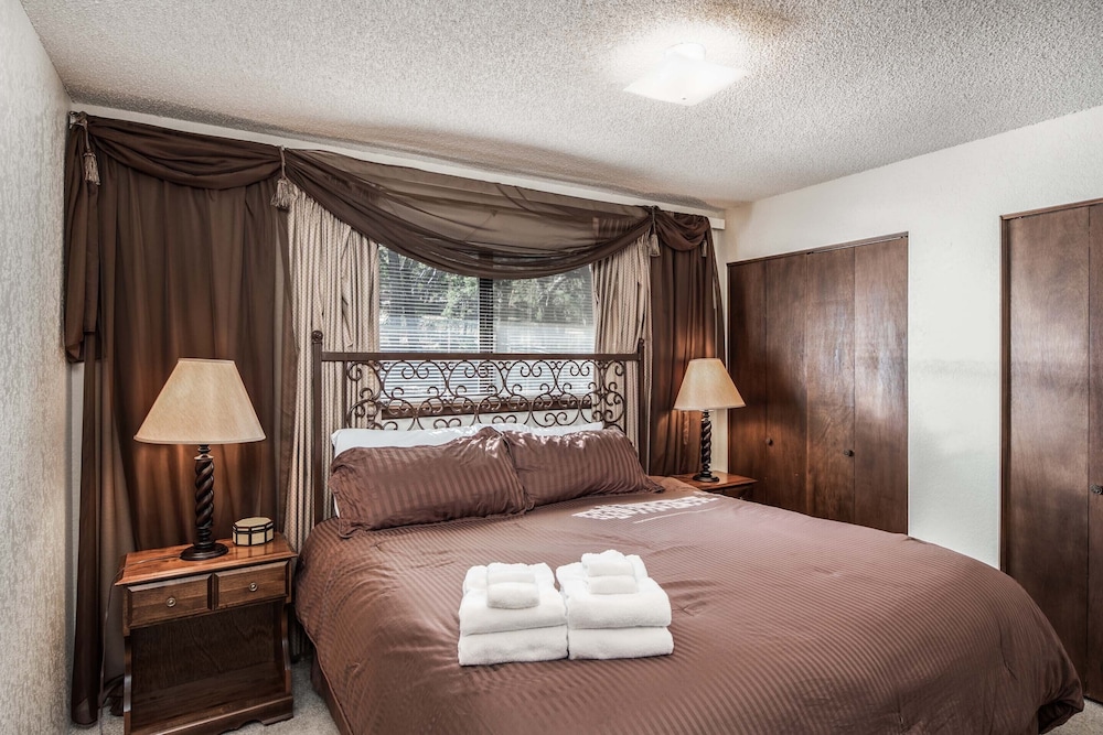 Cozy Hideout view 4