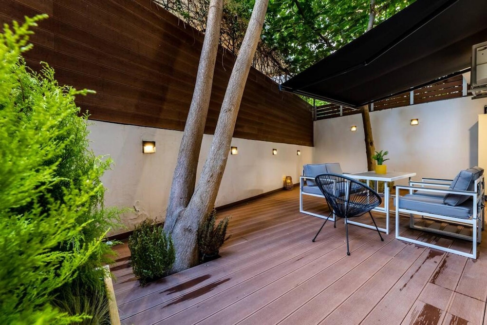 Backyard Modern House Nea Smyrni
