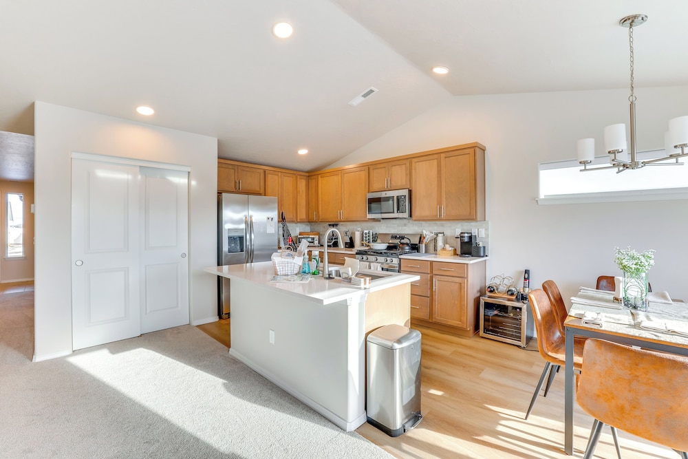 7 Mi to Lake Lowell Park: Nampa Home w/ Backyard