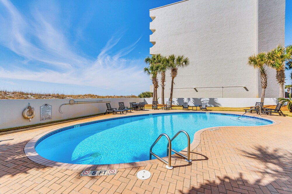Waterfront Fort Walton Beach Condo: Pool Access!