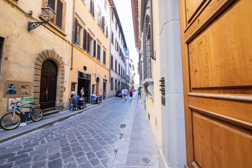 Mamo Florence - Borgo Santa Croce Apartment
