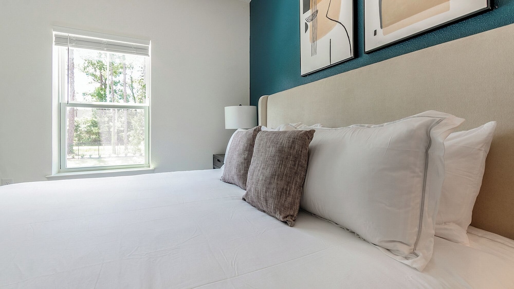 Landing Apartments Rolling Hills