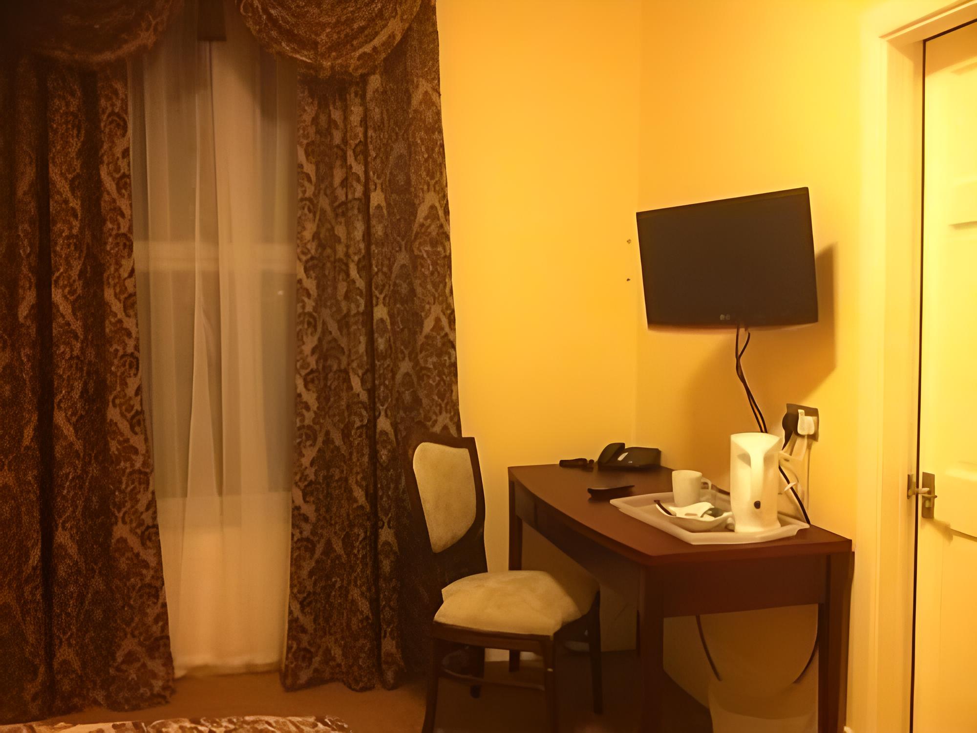 Photo 3