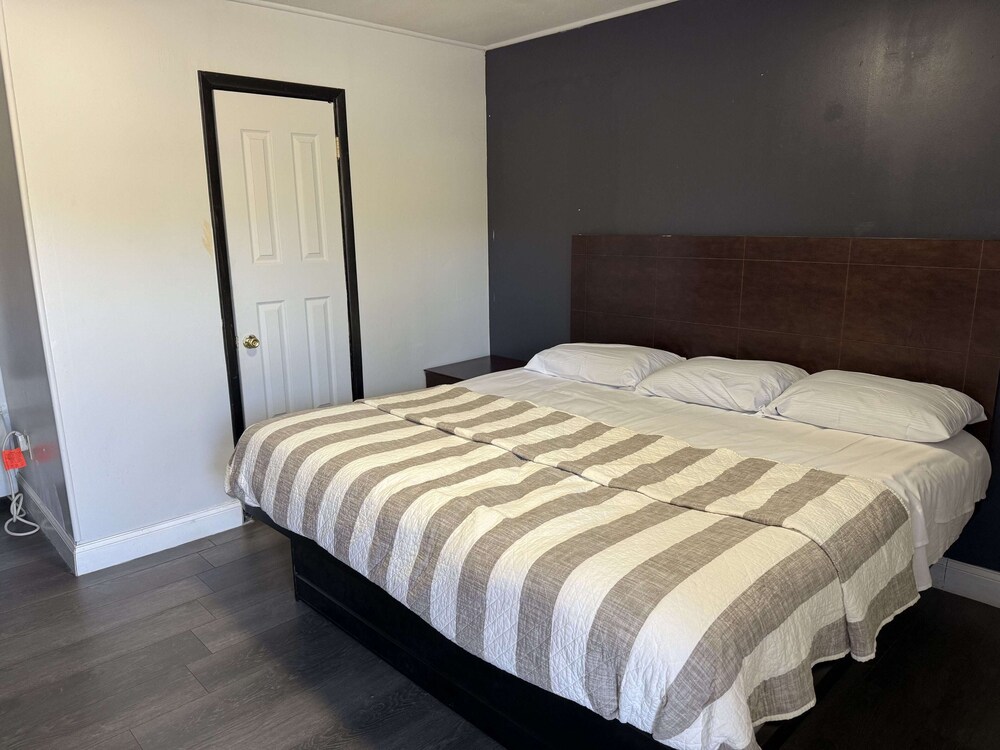 Budget Inn