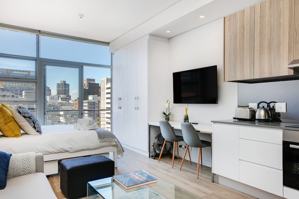 Trendy NY Style Apartment S1 view 3