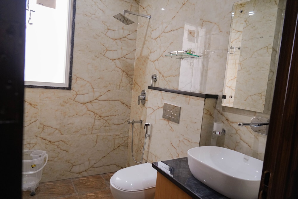 Lime Tree 2 Bhk Apartment Golf Course view 4