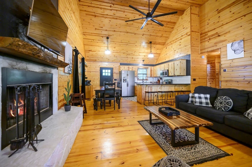 Kalo Cabin Secluded Stay