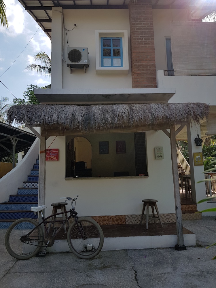 White Coconut Cottage