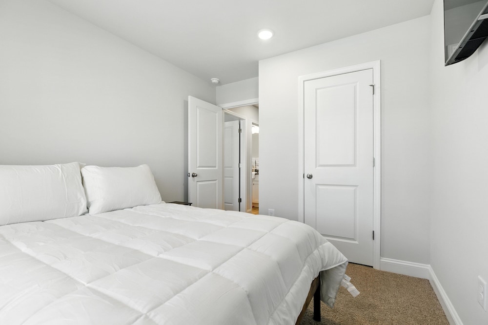 Charming Easley Retreat With Private Yard 3 Bedroom Townhouse