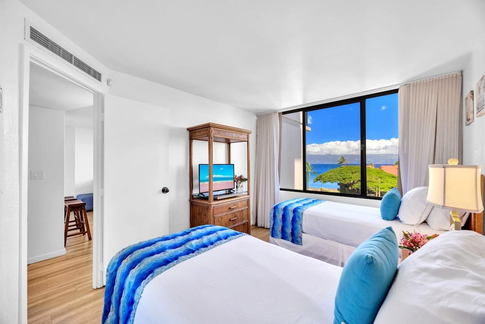 NEW KBM Resorts Free CAR Kaanapali Shores 6th Floor Ocean View Suite Steps to Pool and Beach Ks-616