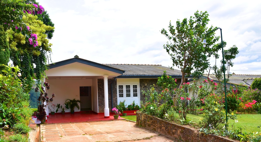 Ella Sisilasa Holiday Resort view 2