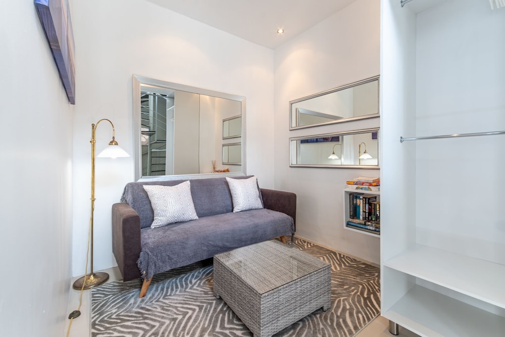 Greenways Beach House