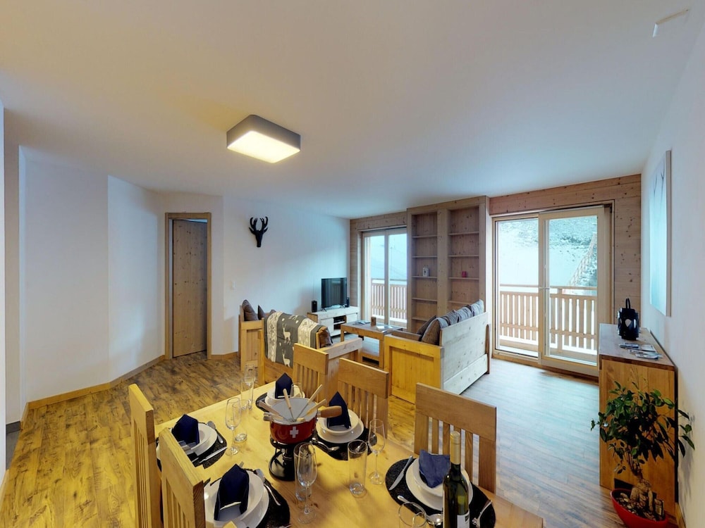 Apartment With Swimming Pool Access
