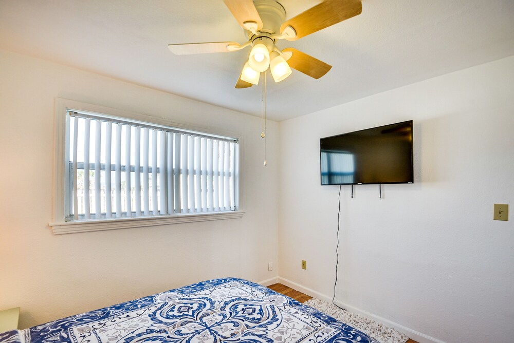 Ormond Beach Home: Walk to Community Beach! view 2