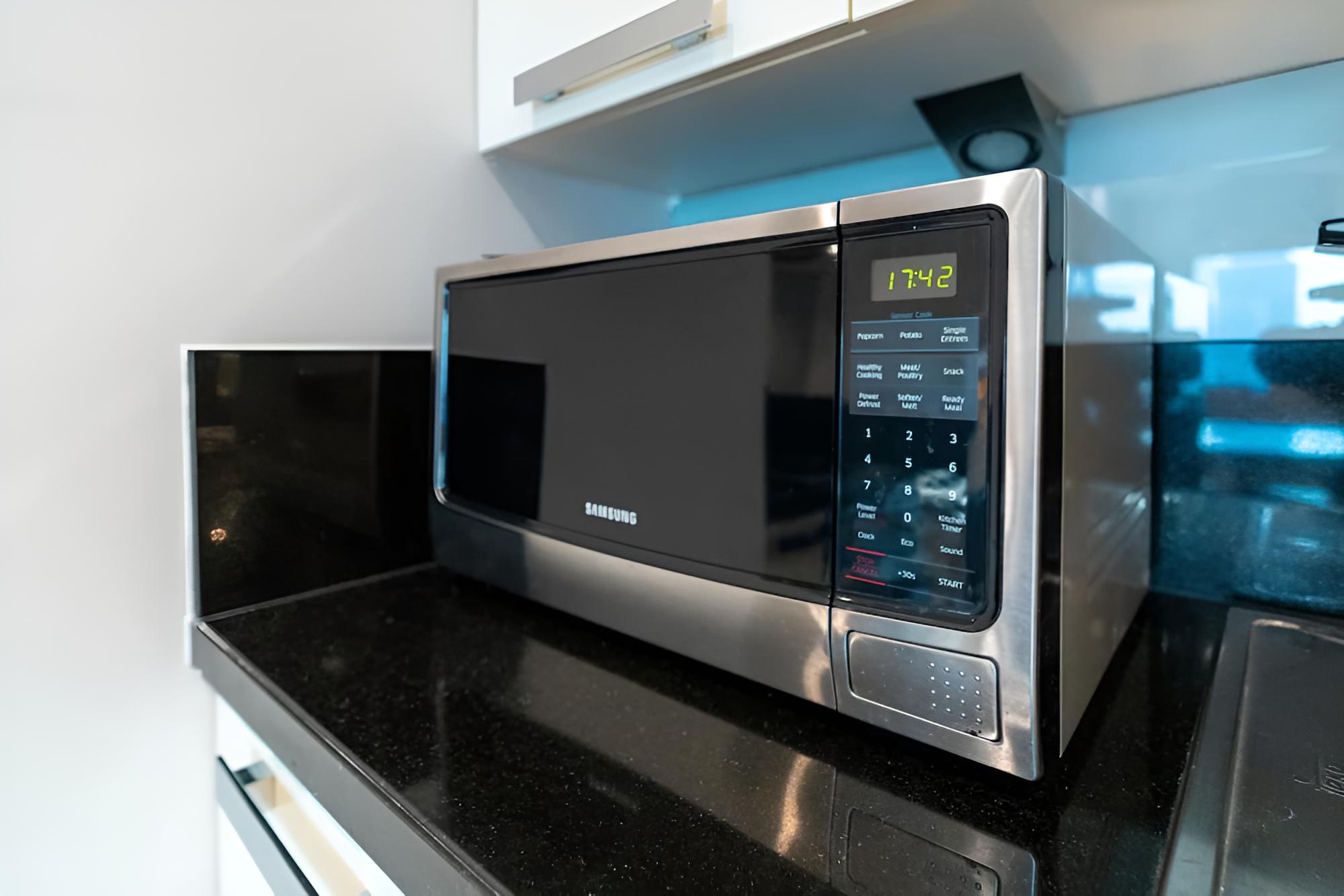 Cozy 2bdr in Jumeirah Lakes Towers