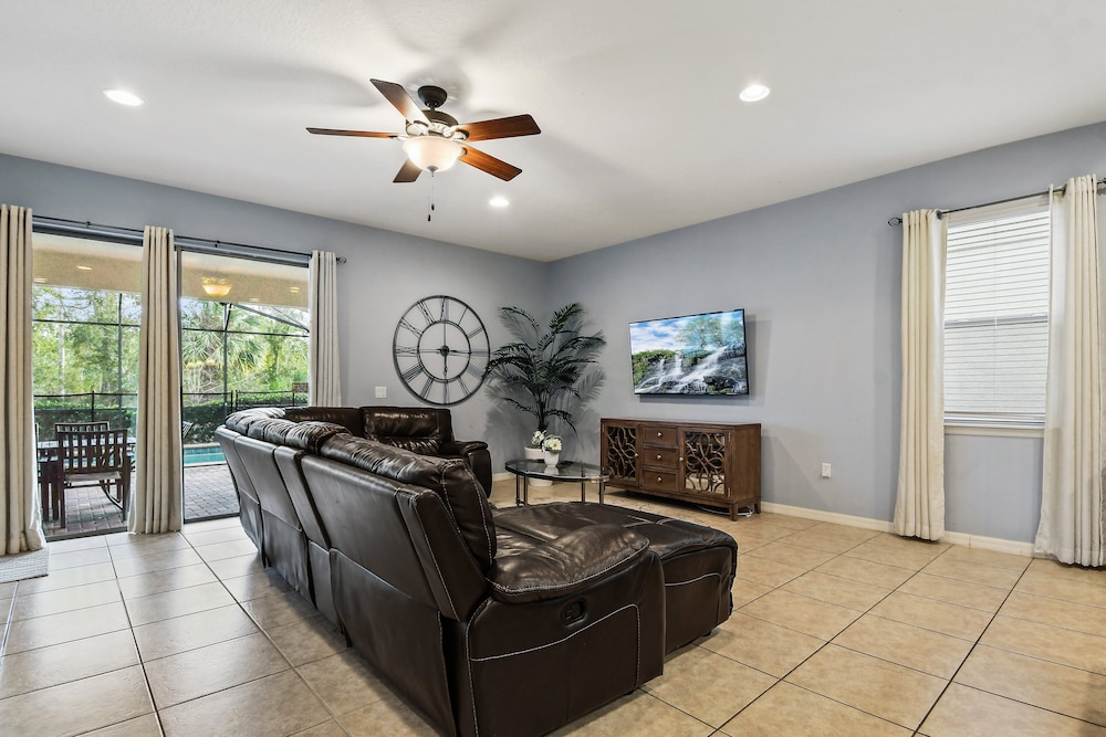 Ultimate 8BR Family Fun in Resort Near Disney!