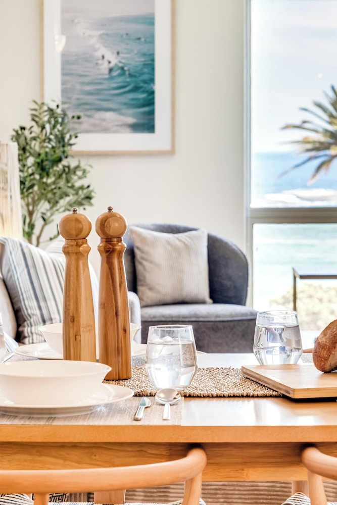 Camps Bay Seaside Beach View Apartment Palm Bay