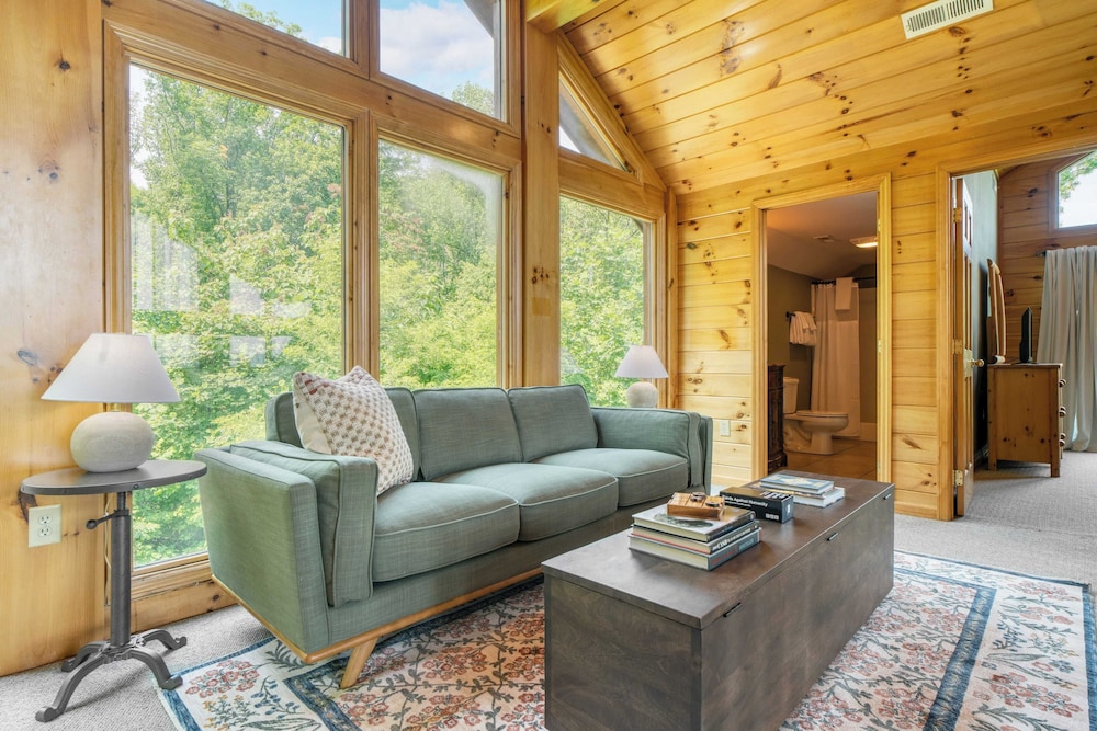 Sleeps 24 2 Homes, Hot Tub, Sauna, Movie Theater, Firepit, Pool, Tennis Courts