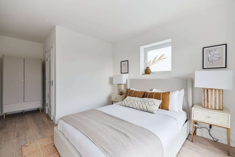 Wembley Vacations - The Wembley Park Retreat - Modern 2bdr Flat With Balcony - Property Image 25