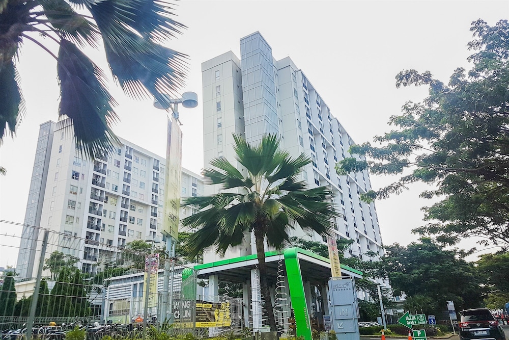Cozy Living 1Br Apartment With Extra Room At Scientia Residence