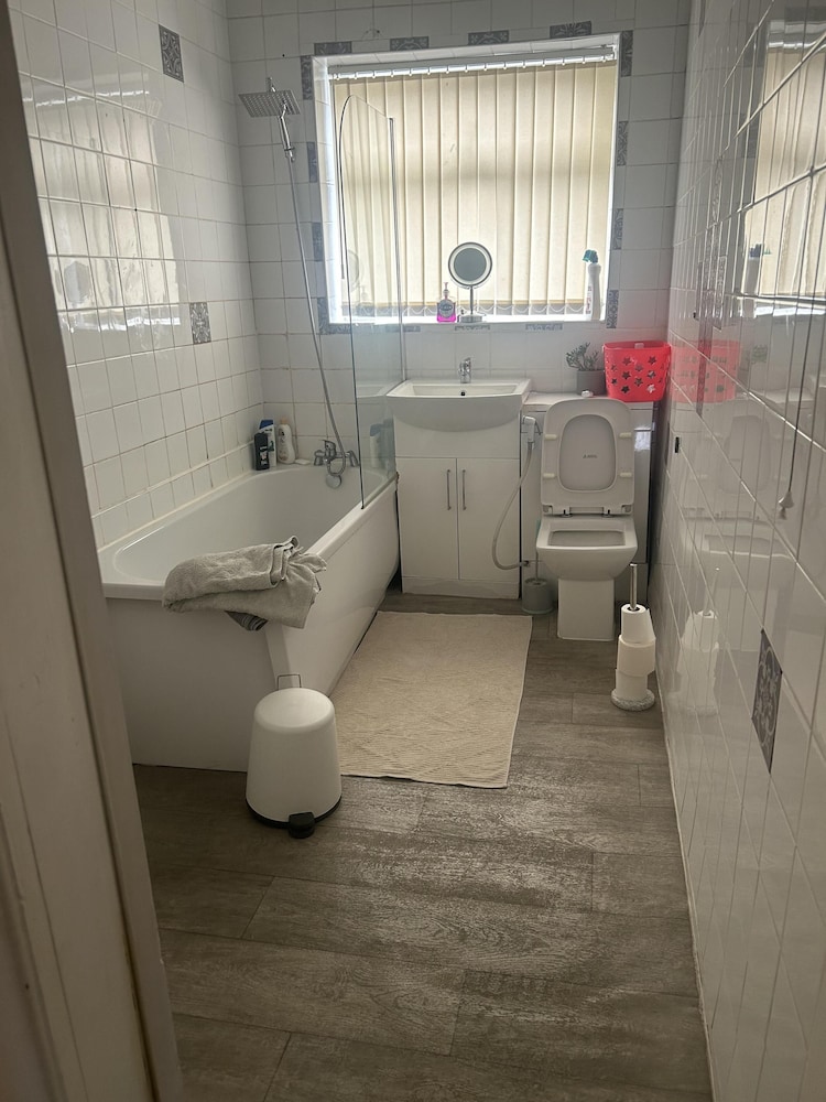 Manchester, Levenshulme, Entire House, Sleeps 7max view 4