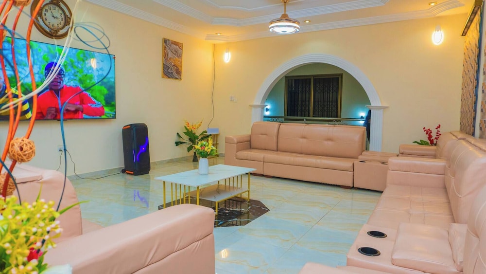 Digi Six-bedroom Accra Luxury Home at East Legon