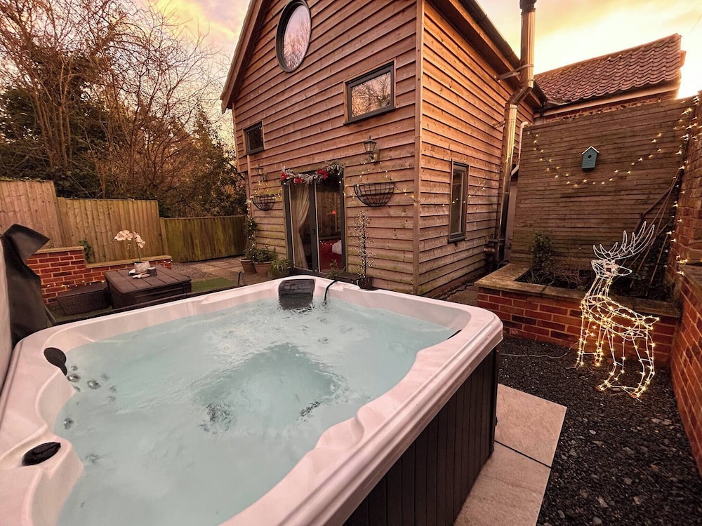 Stone Cottage Norfolk , Lovely Family Cottage