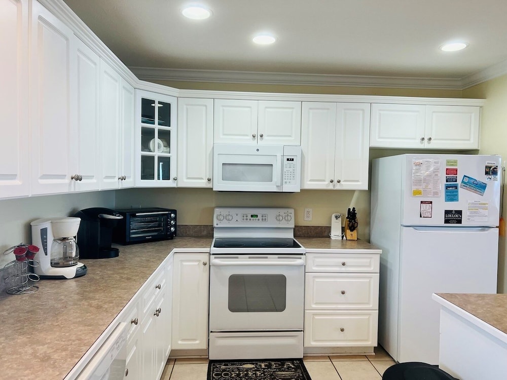 Salt, Sand And Sudds 5 Bedroom Home by RedAwning view 5