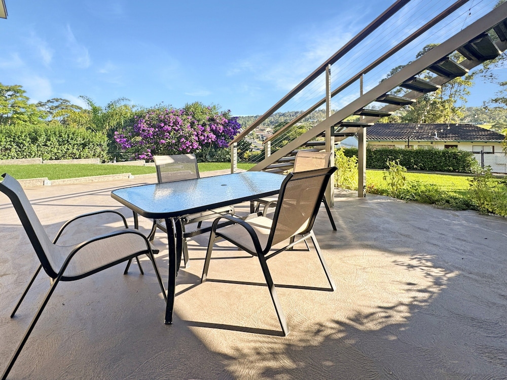 Spacious Beach Studio With Alfresco Dining
