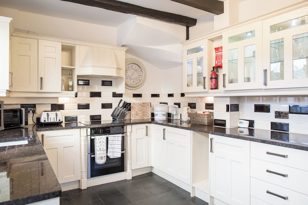 Charming 2 BD House in Tewkesbury Centre