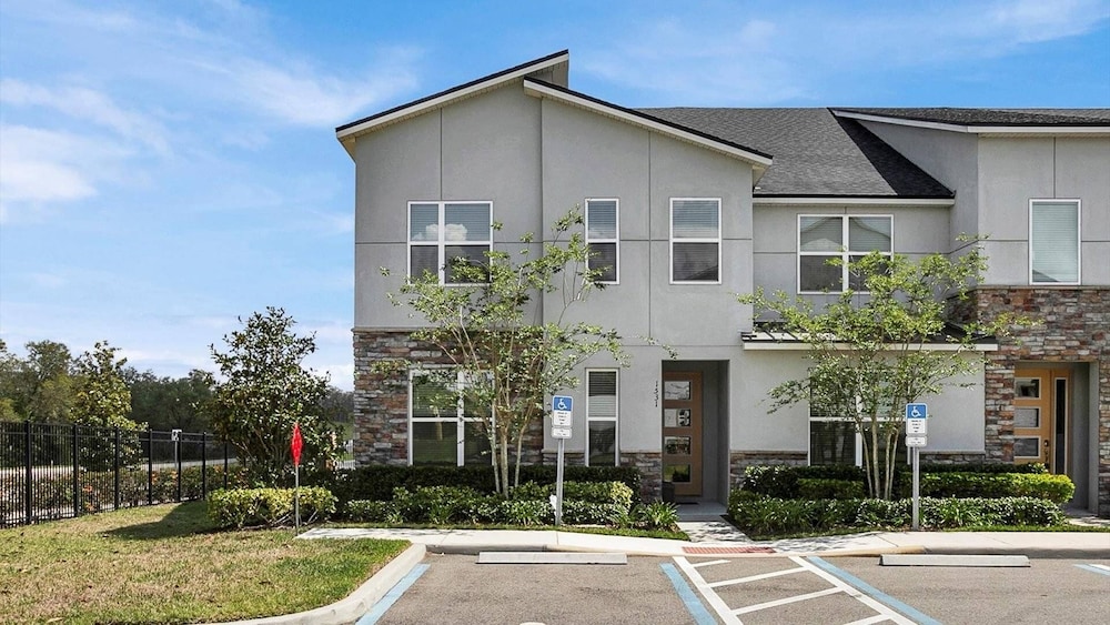 Solara Resort 5 Bedroom Private Pool Townhome 5 Townhouse view 3
