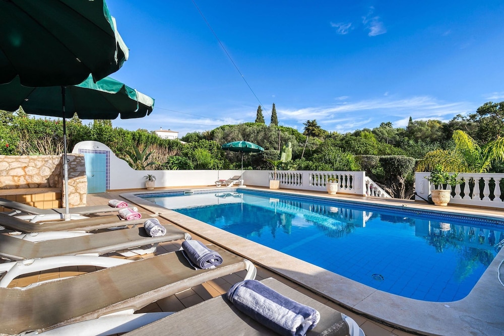 Toupeira Wonderful Well Furnished Villa