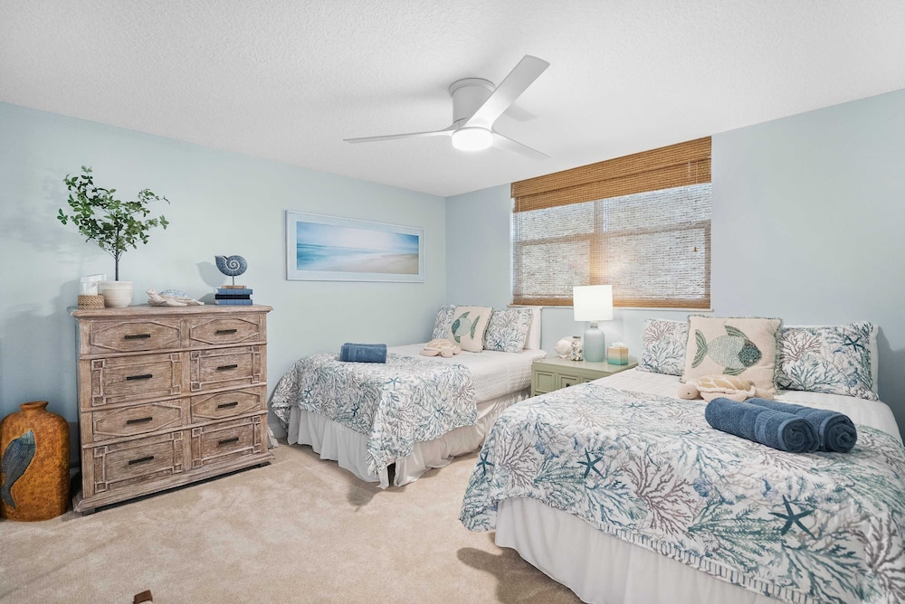 Vast Oceanfront Views Pool Patio Tennis