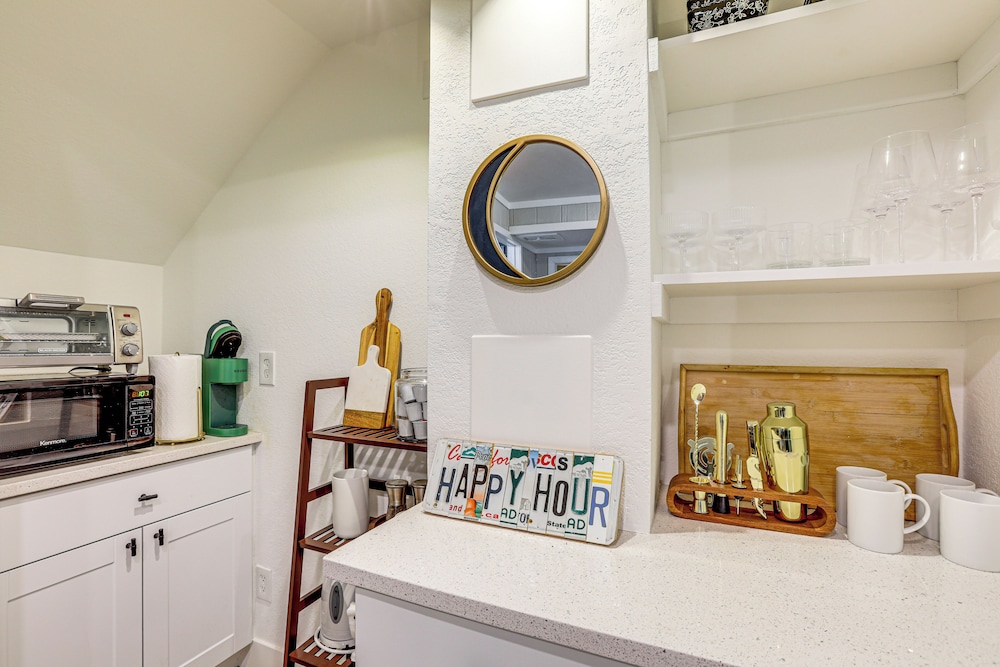 Walk to Empower Field & Sloan Lake: Charming Apt!