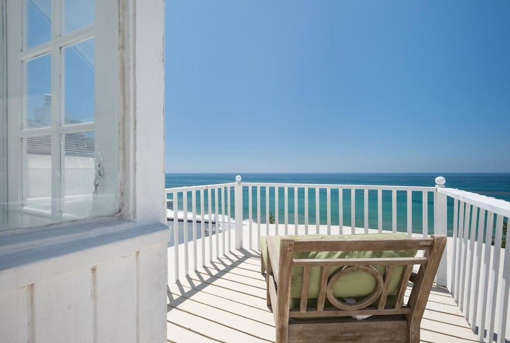 Malibu Retreat w Beach Access and Ocean View