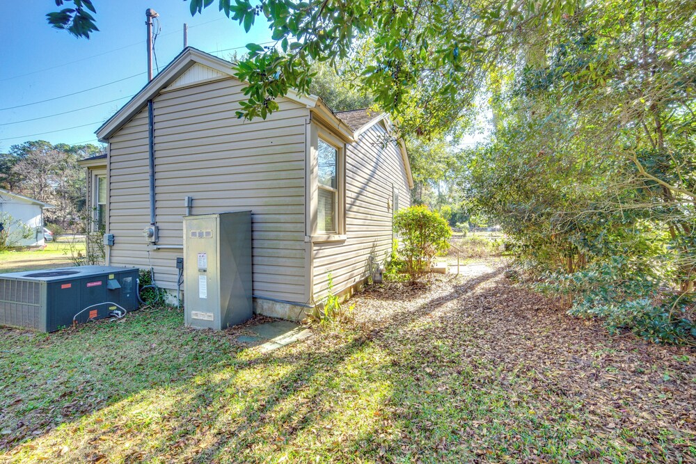 5 Mi to Downtown Beaufort: Pet-friendly Cottage!