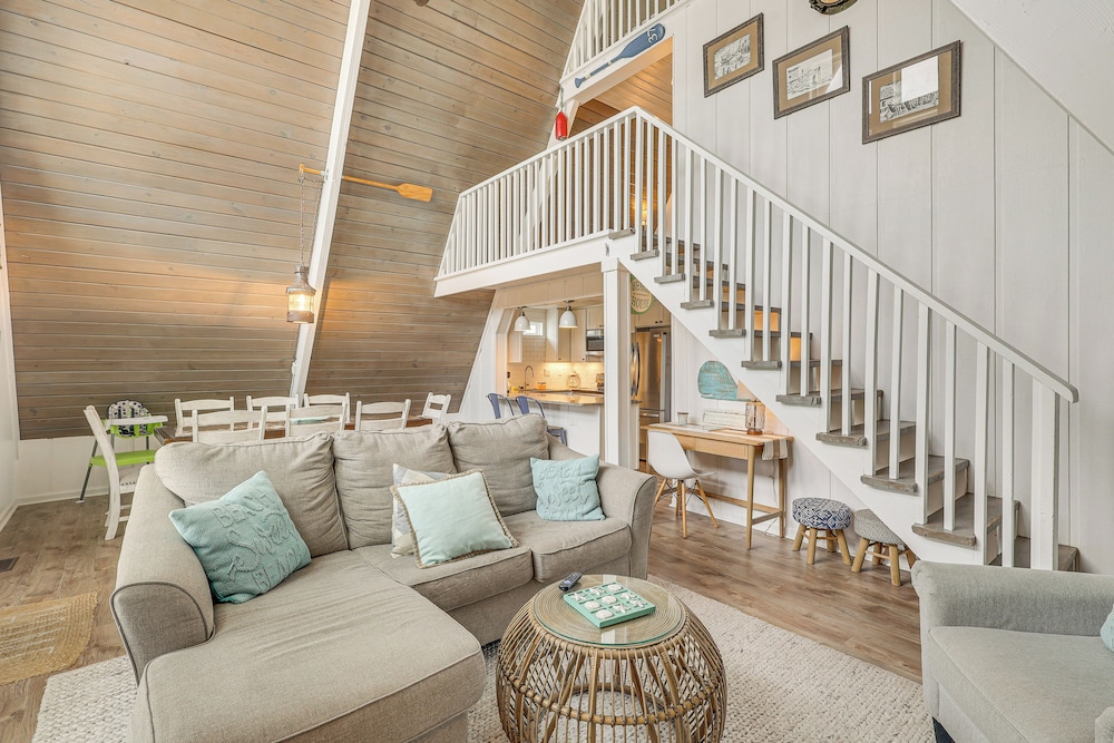 Unique A-frame Beach House: 'the Beacon at Oib'