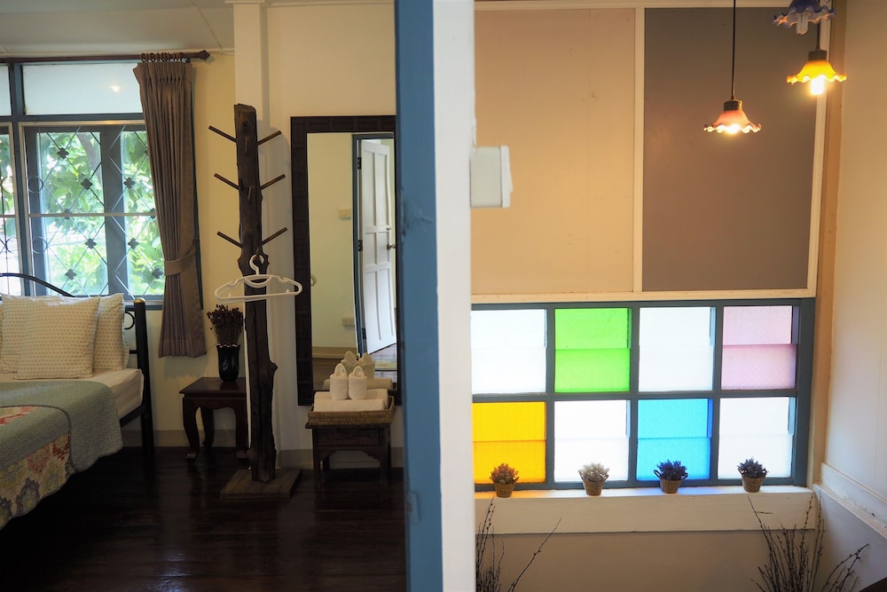 Stay With Me Guesthouse