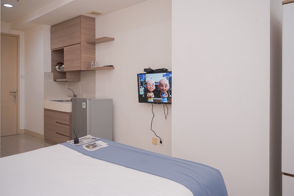 Modern And Homey Studio Apartment Tree Park City Bsd