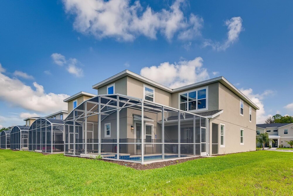 8958 CC 5BR Single Family Retreat With Private Pool - Image 3