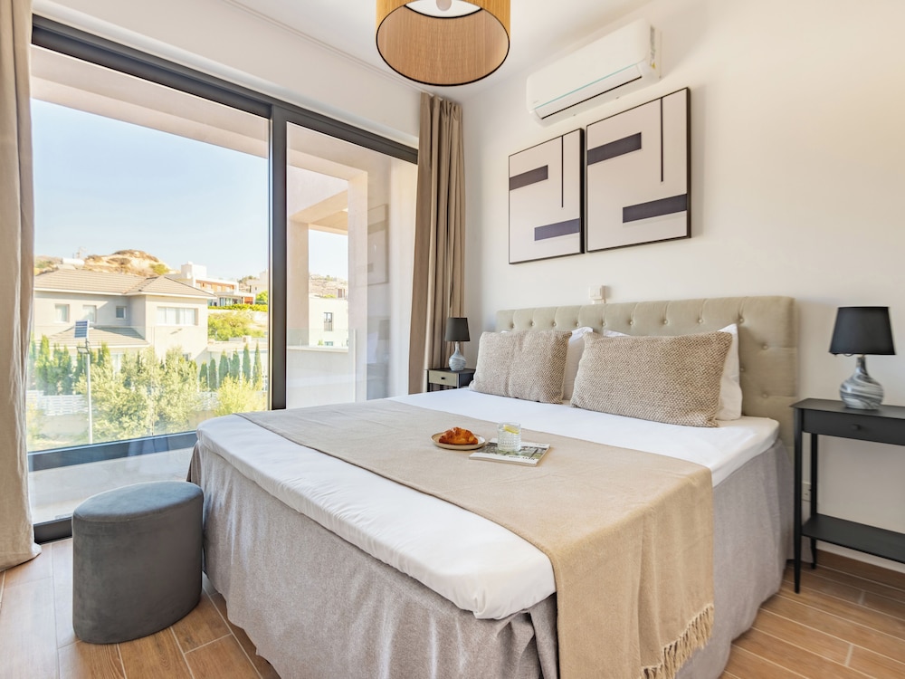 Sanders River Plaza Limassol Apartment