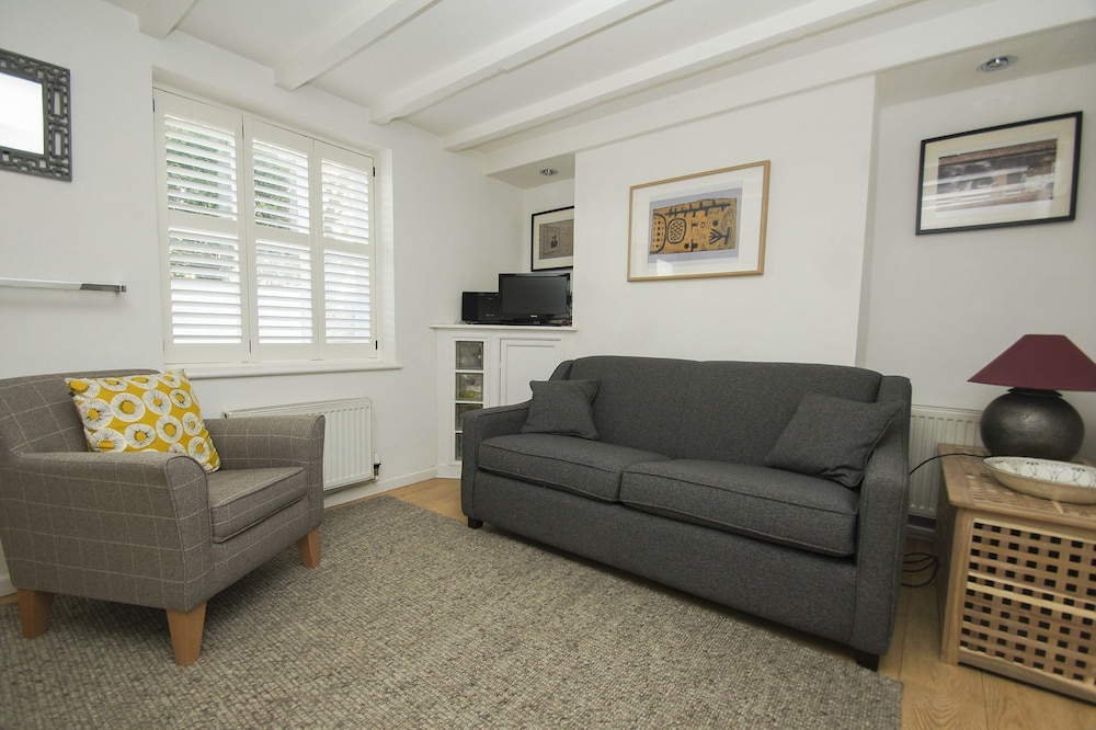 Marine Gardens Central by Brighton Holiday Lets