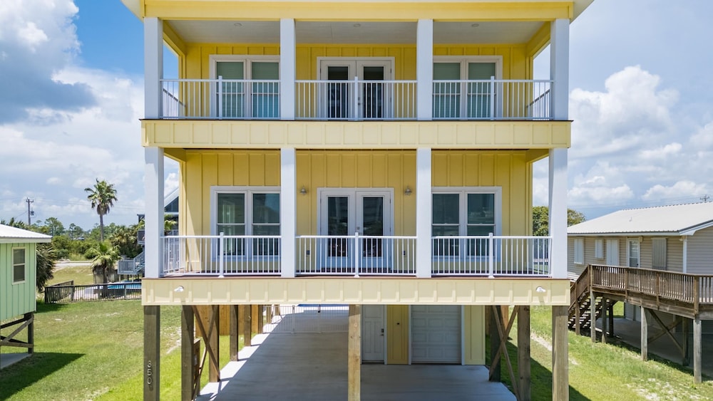 Dreezy's Hideaway by Southern Vacation Rentals