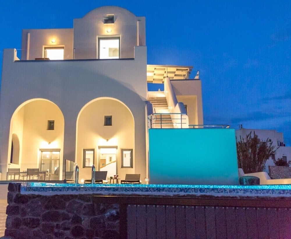 Luxe Maroussi Villas view 4
