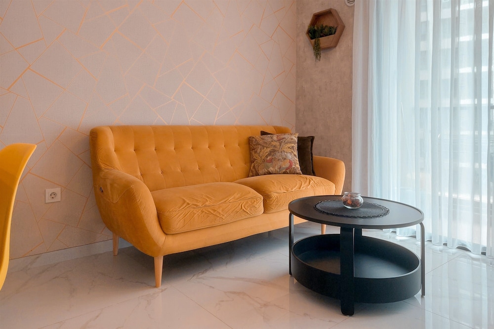 Comfort And Serene 2Br At Sky House Bsd Apartment