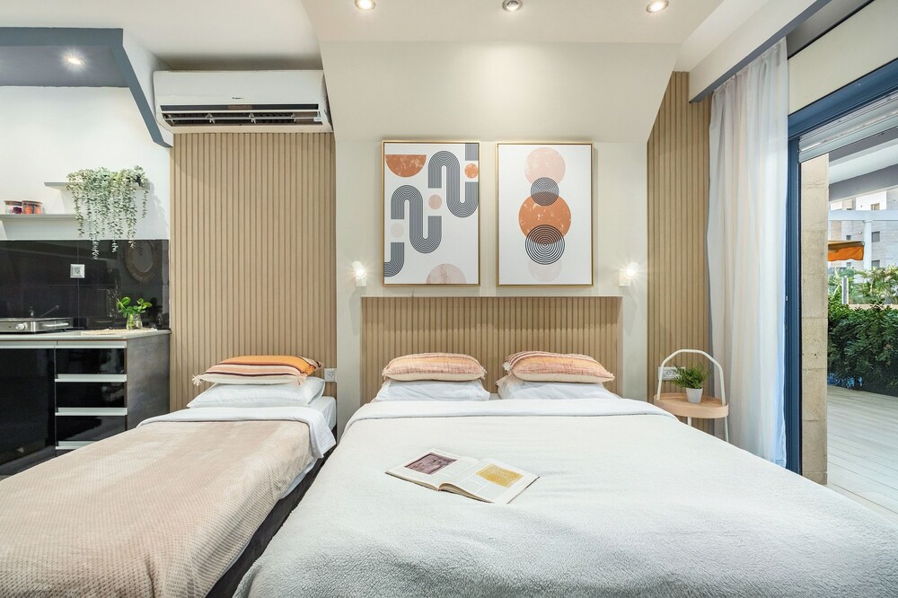 Royal Park Apt Resort by Sea N Rent