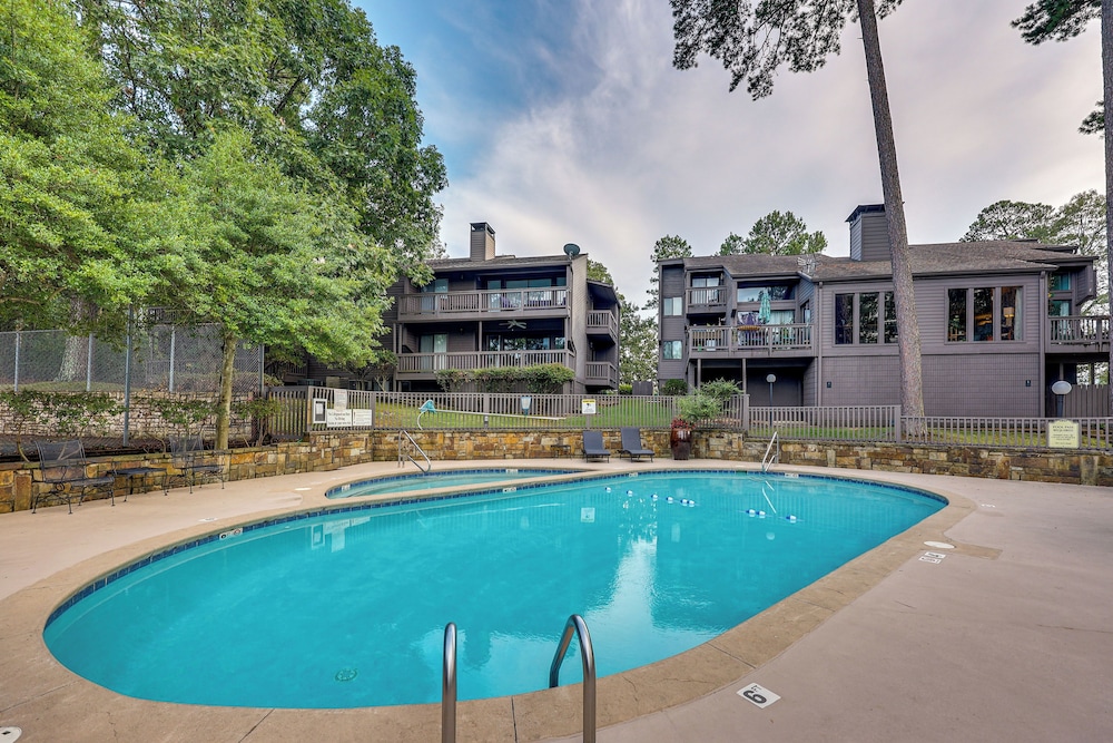 1 Mi to Boating: Pool-view Haven in Lake Hamilton!