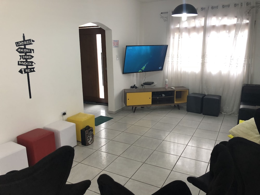 Brazil & France Hostel and House Inn