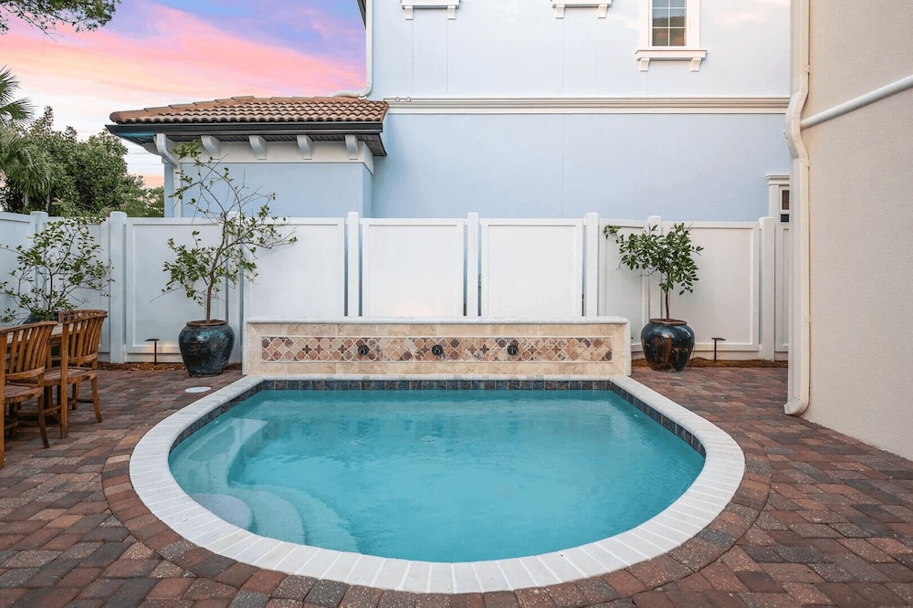 Skinny Love 30a by Avantstay Private Heated Pool Block to the Beach