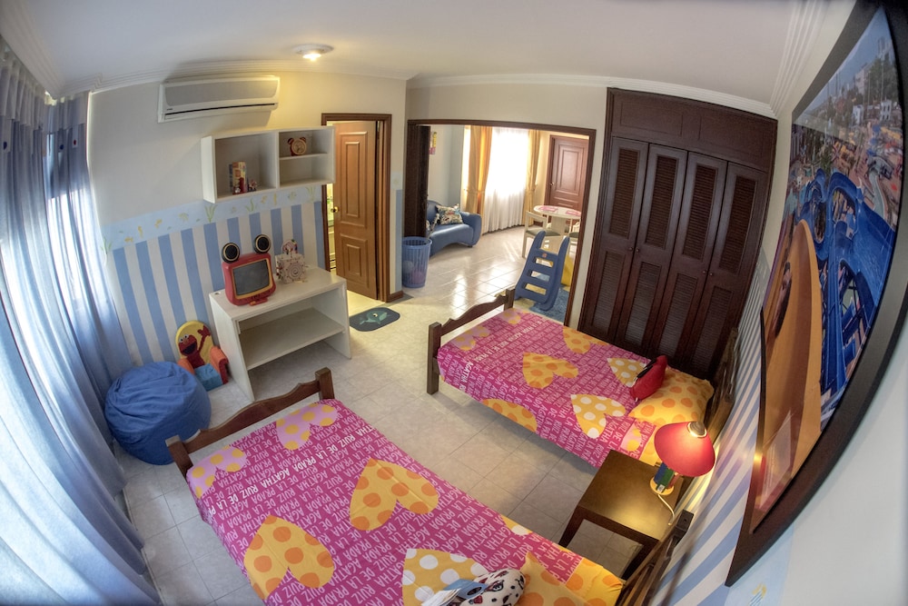 Cedar Bay Beachside Villas